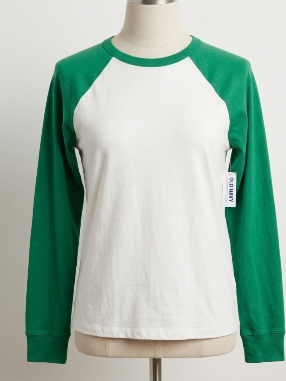 NWT Old Navy Everywear Raglan Tee Green White Long Sleeve Baseball Shirt Size M